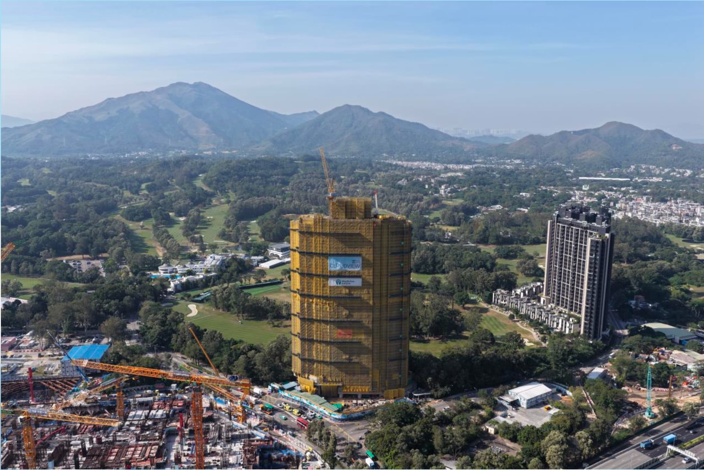 雲向建築工地航拍圖